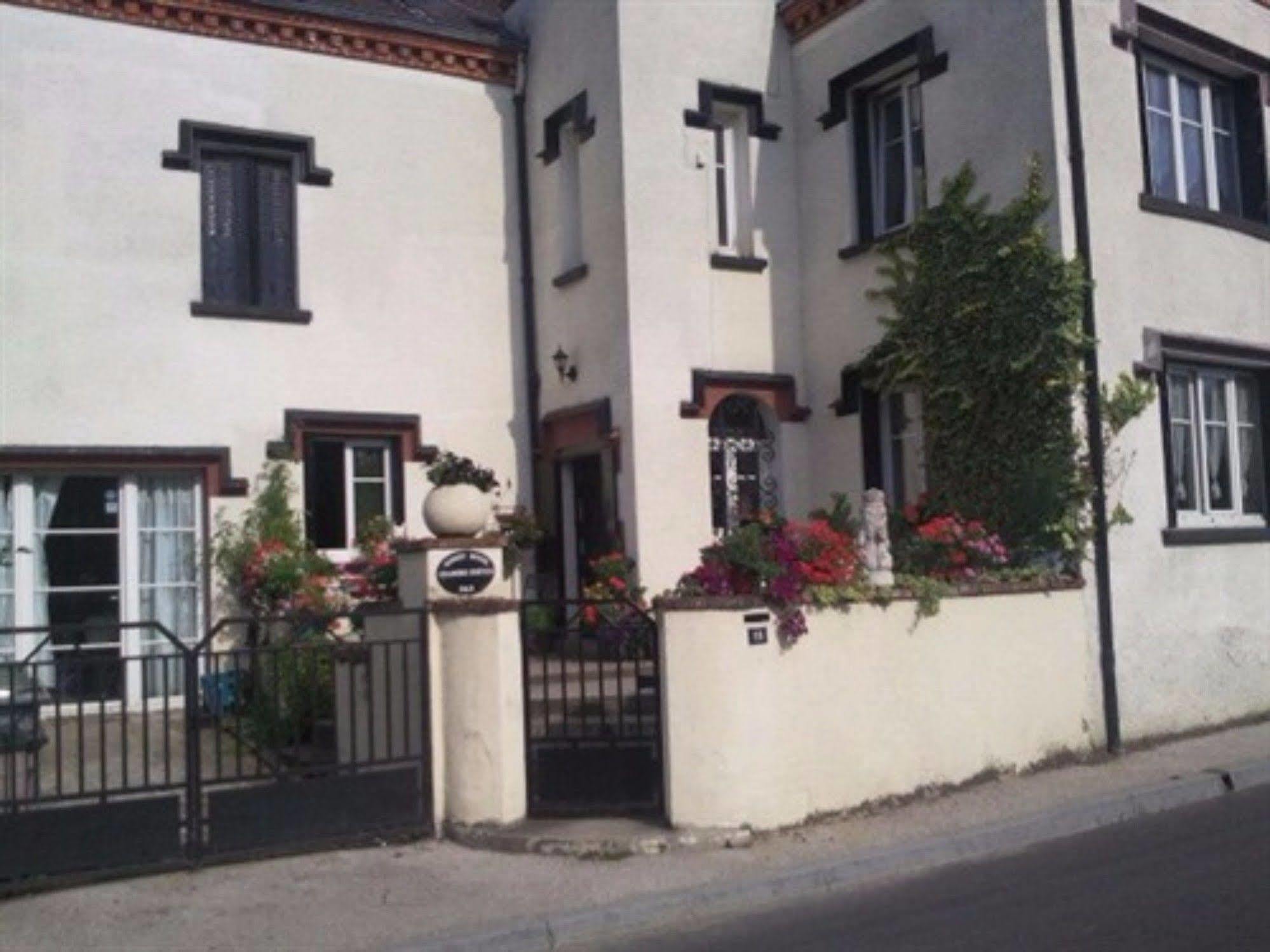 Sunset House Chambres De Hotes Magnac-Laval Exterior foto